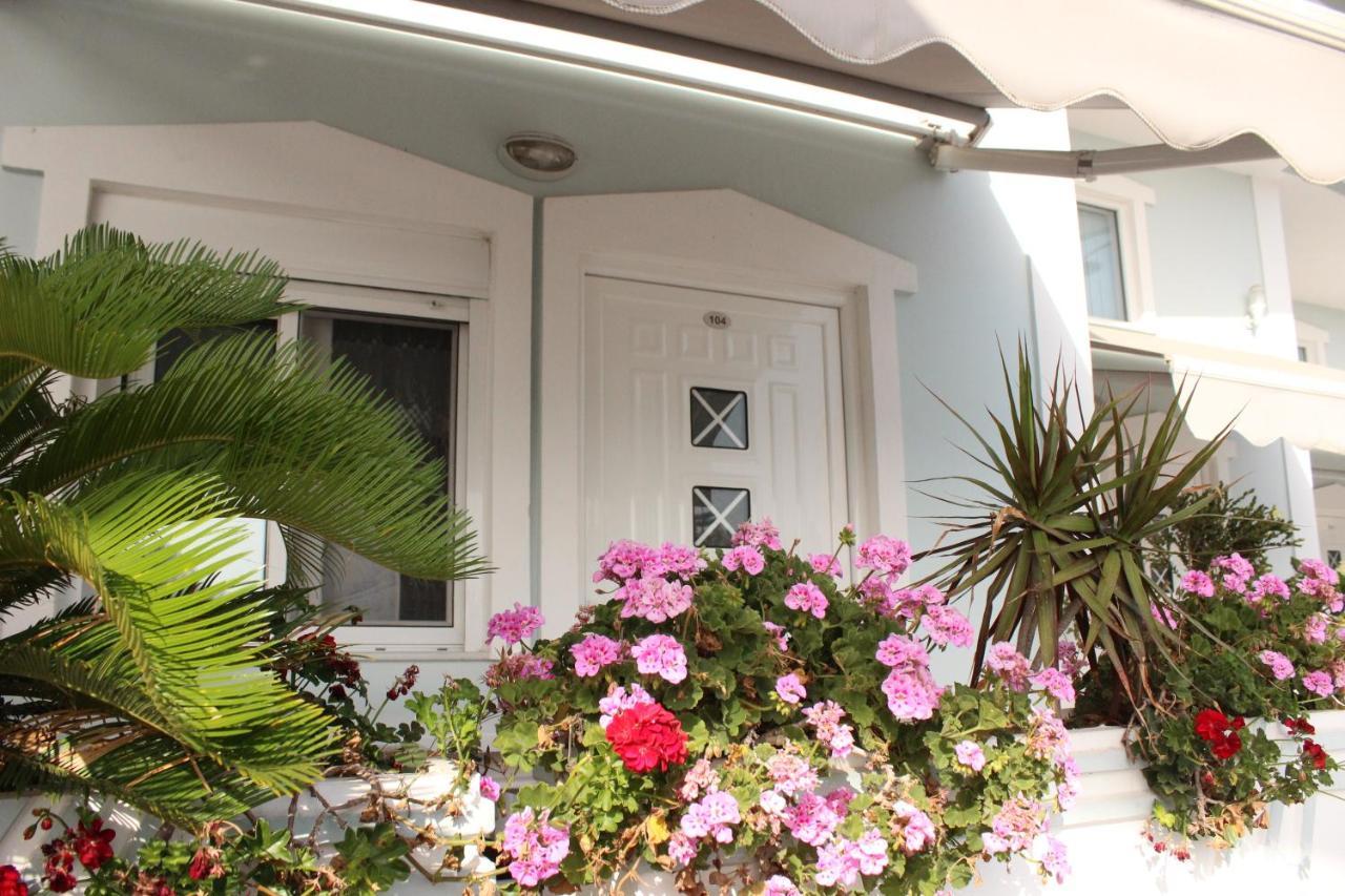 Bebi Hotel And Apartments Saranda Extérieur photo