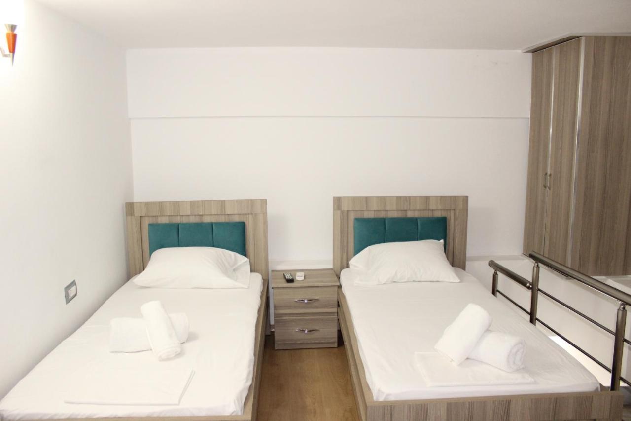 Bebi Hotel And Apartments Saranda Extérieur photo