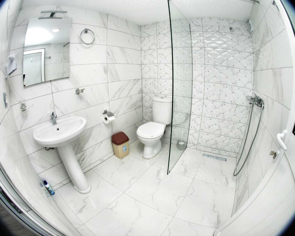 Bebi Hotel And Apartments Saranda Extérieur photo