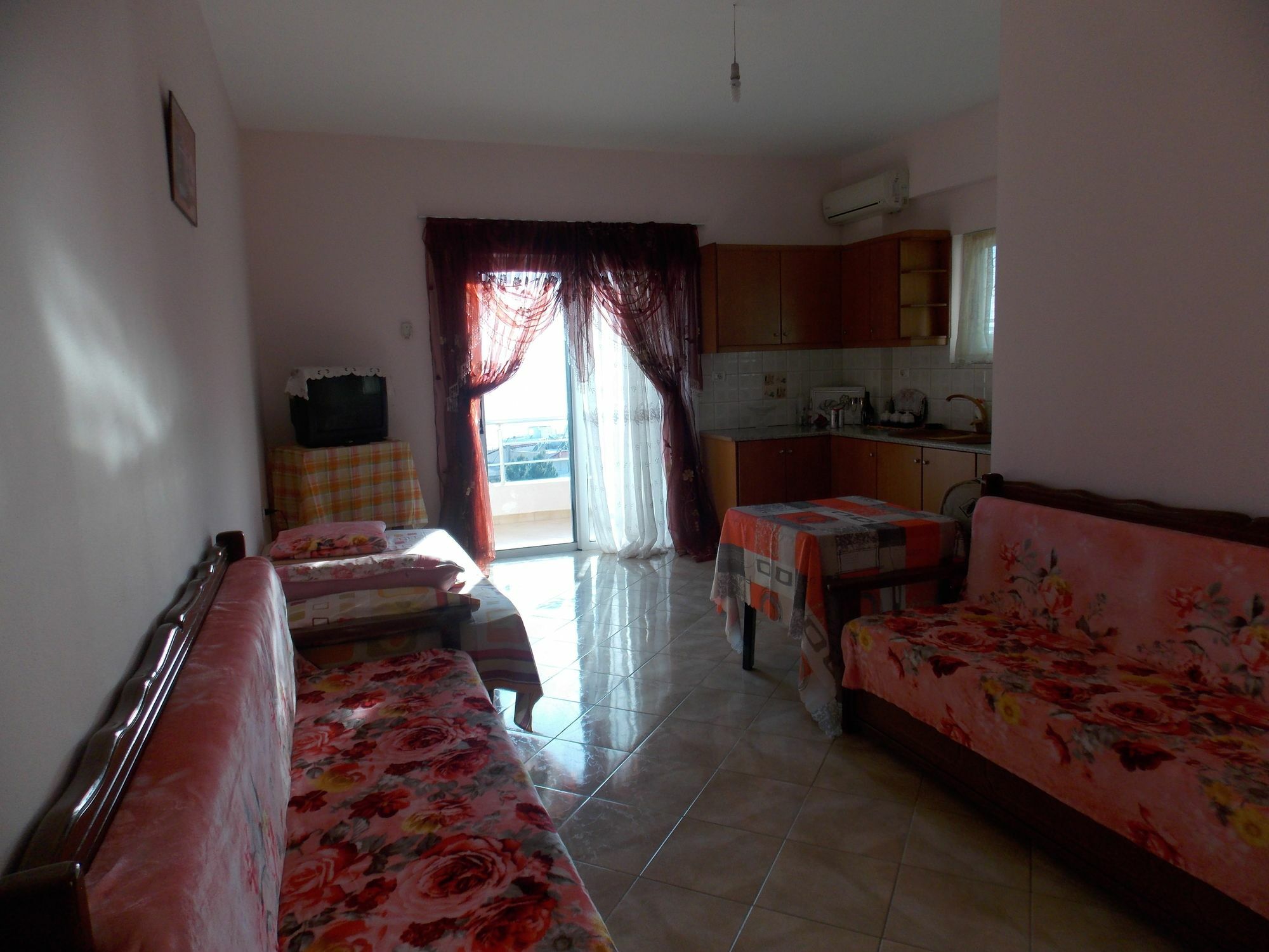 Bebi Hotel And Apartments Saranda Extérieur photo